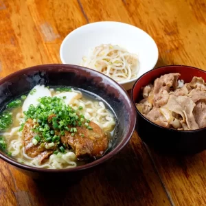 沖縄そばミニ牛丼セット （豊見城店）